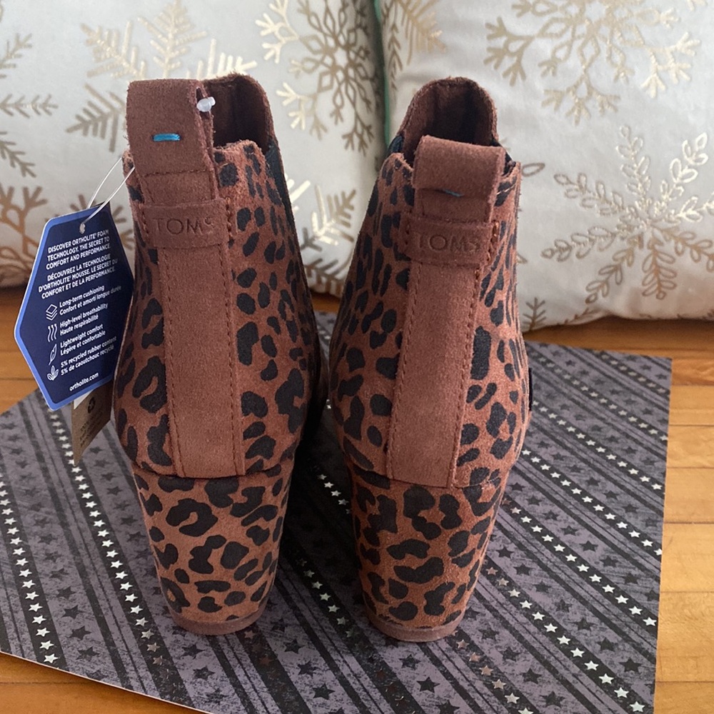 TOMS Kelsey Suede Ankle Bootie Wedge, Dark Ember Leopard Print, Size 7 - Picture 8 of 12
